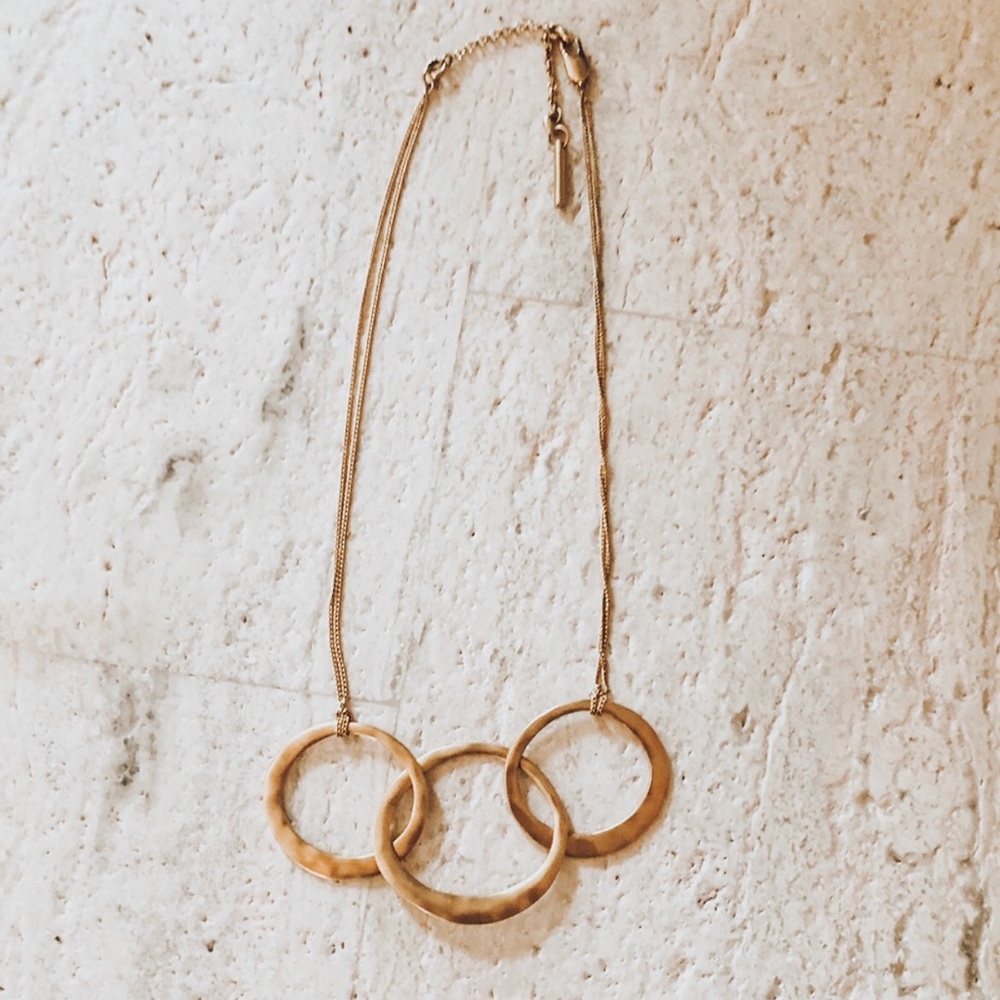 < Kenneth Cole Necklace >